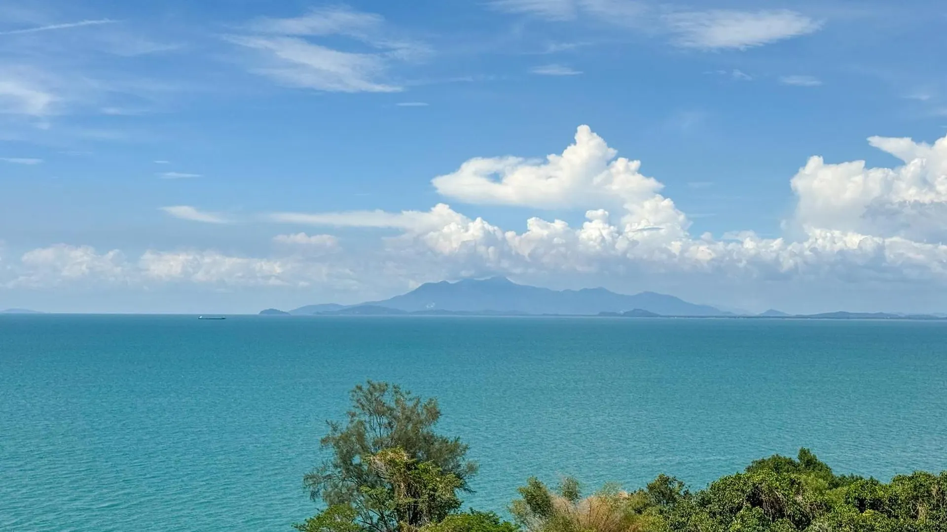 Panoramic Seaview Holiday Home - Batu Ferringhi